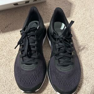 Lululemon Chargefeel Low Women’s workout shoe. Size 6.5 color Black/white/anchor